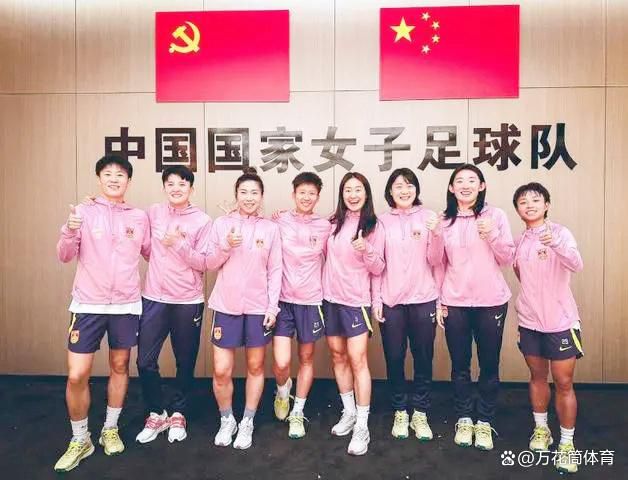 宋老爷子刚起身，浑身便剧烈抖动起来，这主要是因为他实在是太激动了，激动的不知如何是好。
